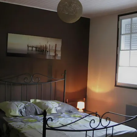 D'hotes L'oree Du Bois Panzió Montpon-Ménestérol