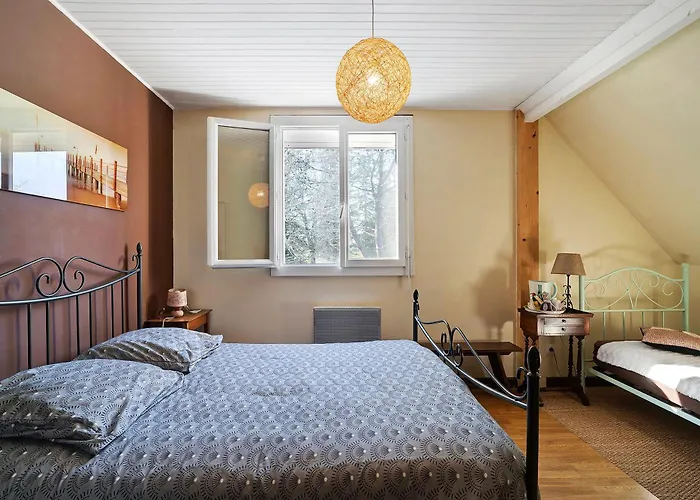 Bed & Breakfast D'hotes L'oree Du Bois 3*